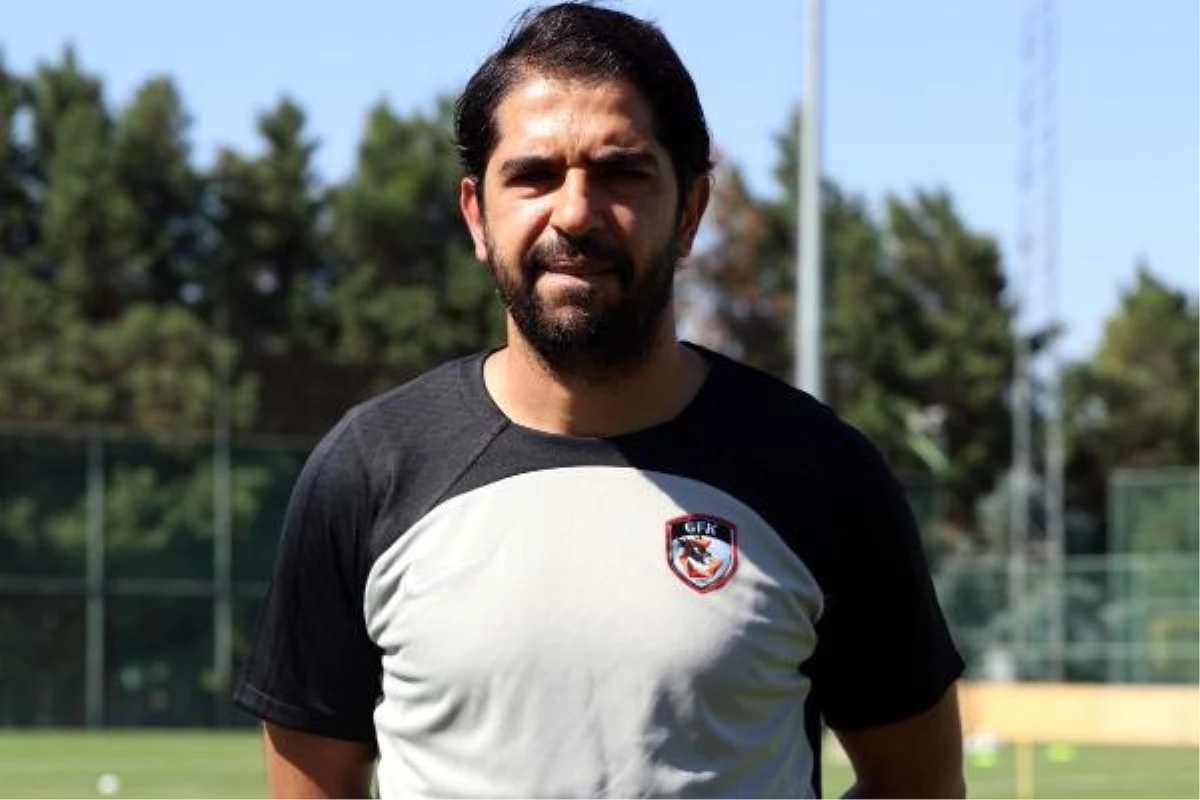 Gaziantep FK Teknik Direktörü Erdal Güneş: Transfer çalışmalarımız devam ediyor