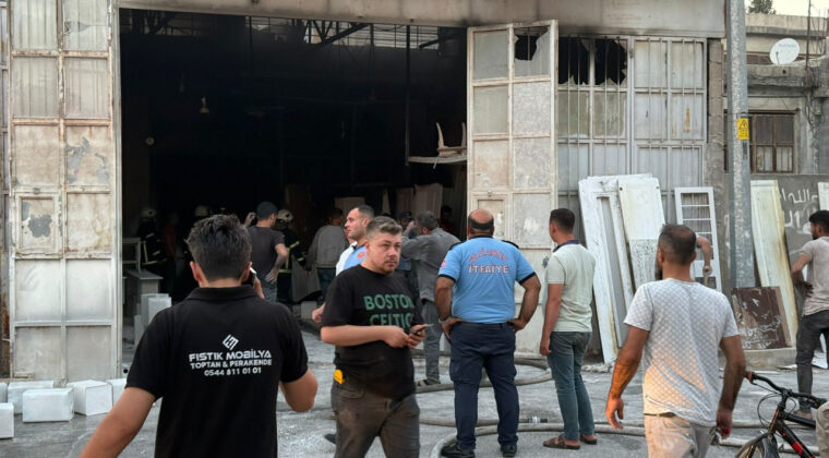 Nizip’te bir iş yerinde çıkan yangın söndürüldü