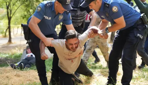 Terör tatbikatında kendini rolüne kaptırdı, ortalığı birbirine kattı