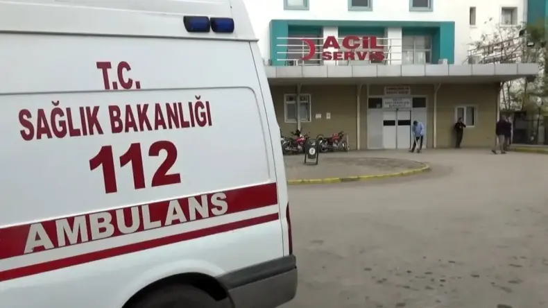 Temizlik için gittiği fabrikanın çatısından düşen işçi hayatını kaybetti