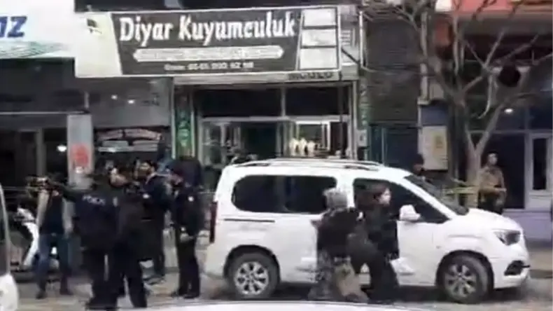 17 yaşındaki üç çocuktan milyonluk kuyumcu soygunu
